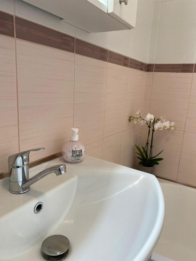 Mv Central Apartment & Garage - Self Check-In Timisoara Ngoại thất bức ảnh