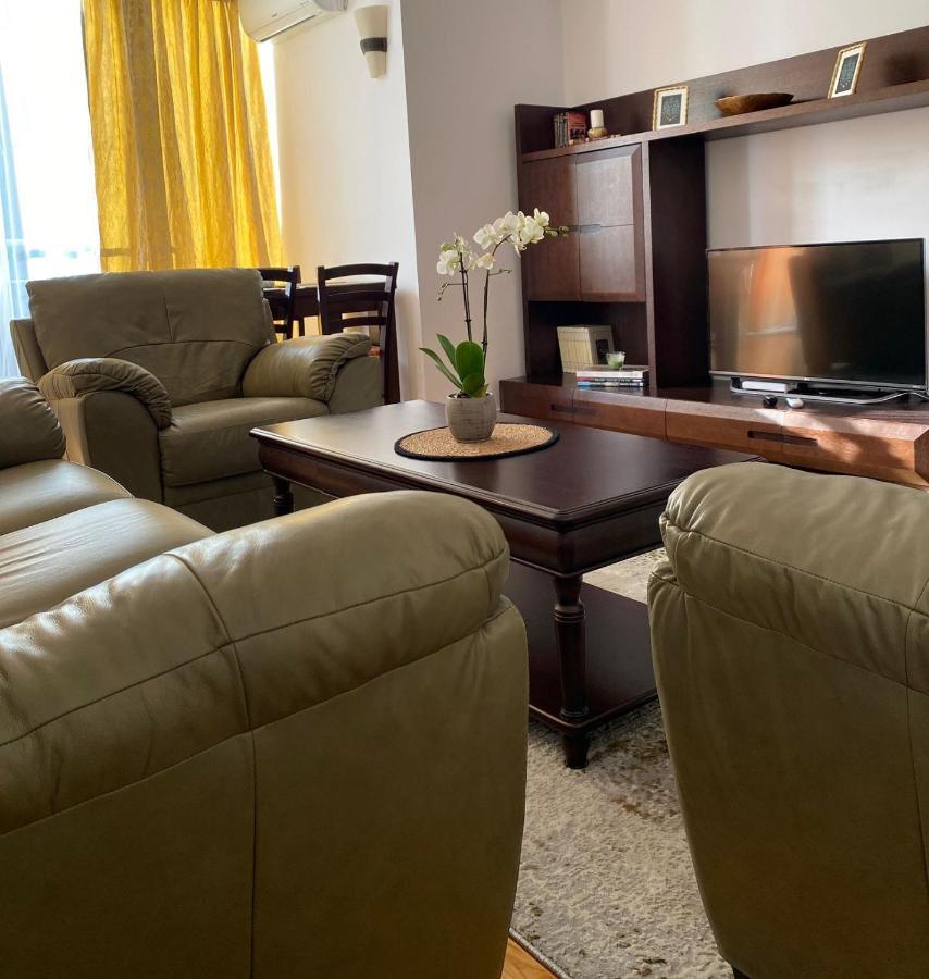 Mv Central Apartment & Garage - Self Check-In Timisoara Ngoại thất bức ảnh
