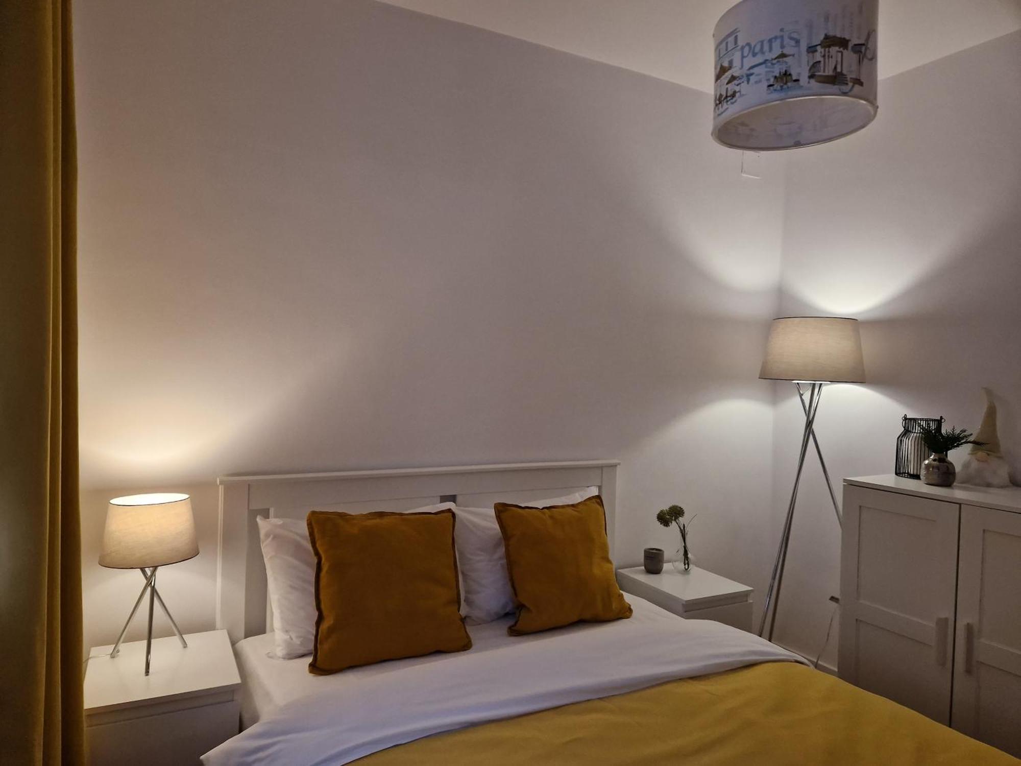 Mv Central Apartment & Garage - Self Check-In Timisoara Ngoại thất bức ảnh